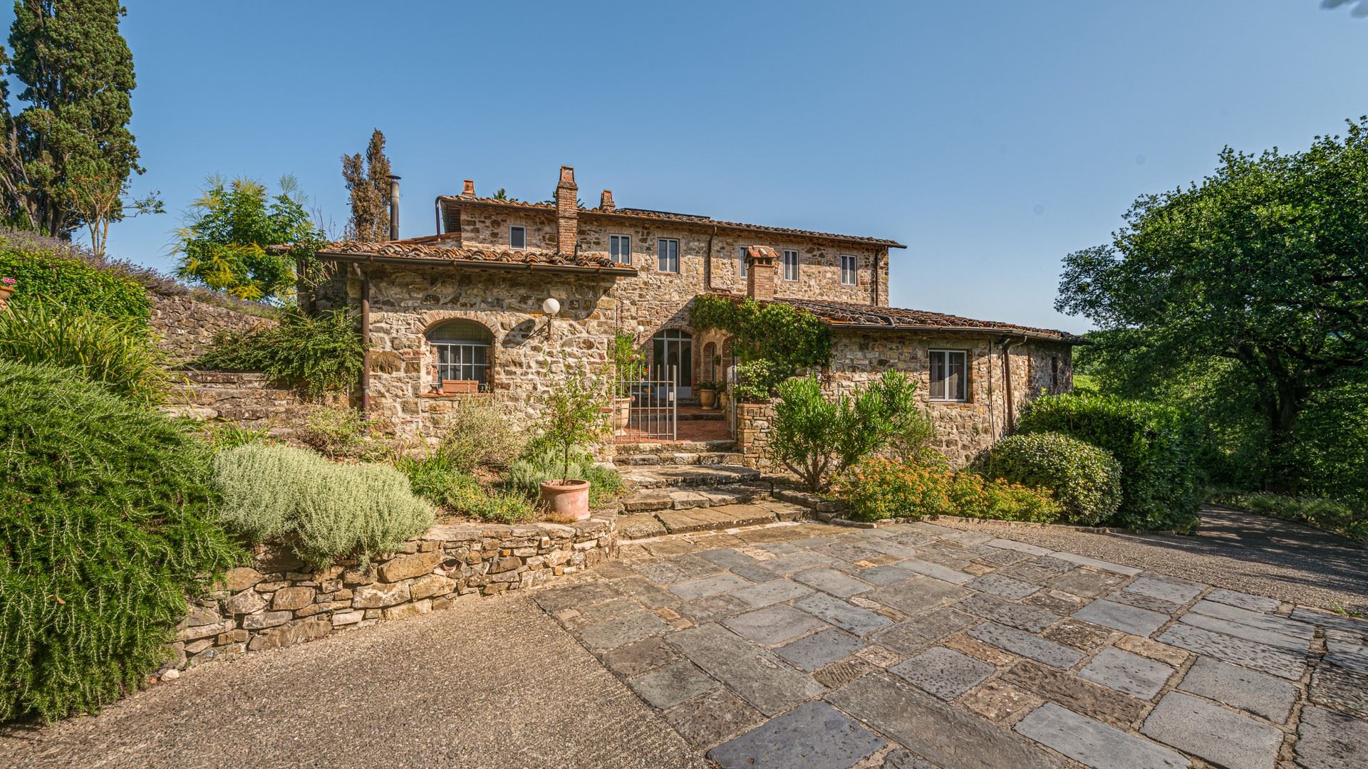 Tuscany Villa Wallpaper